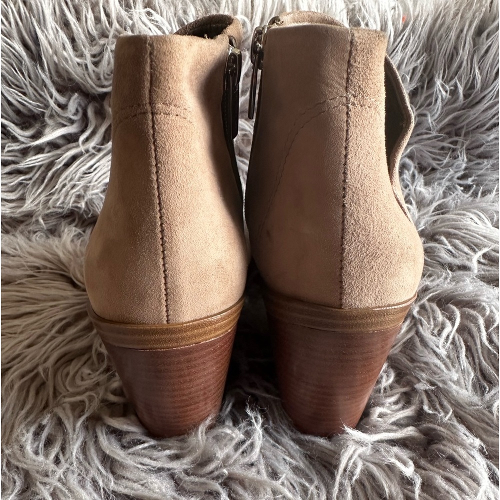 Vince Camuto Grendan Ankle Boots in Tan Suede Size 9.5 - Picture 3 of 11